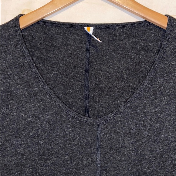 LUCY Long Sleeve T Shirt 2 Pockets Dark Gray Small - Picture 2 of 10